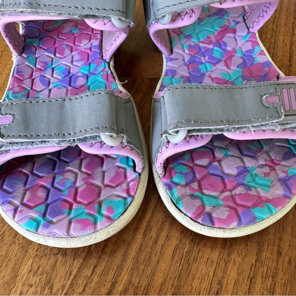 Eddie Bauer Gray and Pink Sandals with Adjustable Velcro Straps. Size Gi… - Picture 4 of 11